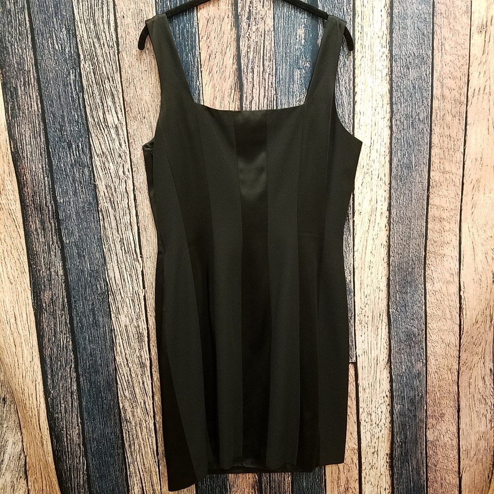 Laundry By Shelli Segal Elegant Black Midi Dress